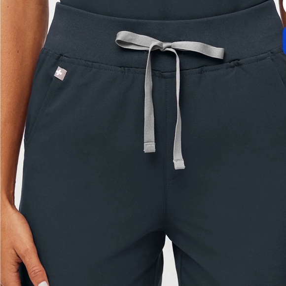 FIGS High Waisted Zamora Jogger Scrub Pants Dark Harbor M Petite W22SW2012P - Picture 5 of 13